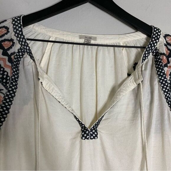 Urban Outfitters Ecote Embroidered Puff Sleeve Top - Picture 7 of 11